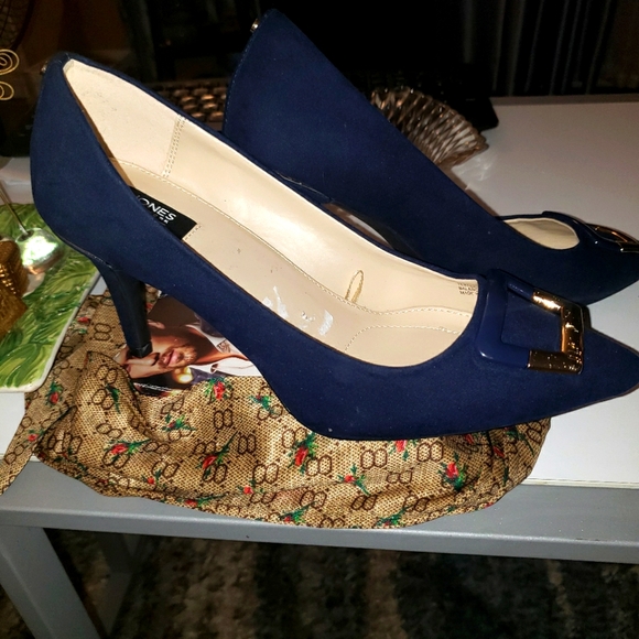 Jones New York Shoes Nwot Blue Heels Wgold And Blue Buckle Poshmark